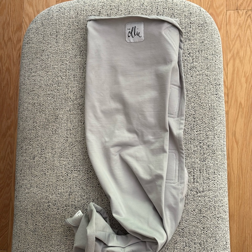 The Ollie World Swaddle Gray w/instructions, box and carrying bag